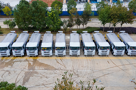 东风D9喷雾车10台-批量发车